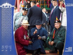 Ерөнхийлөгч Х.Баттулга шагайн асраар зочлов