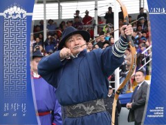 Ерөнхийлөгч Х.Баттулга сурын талбайд зочилж, дуут сум харвалаа