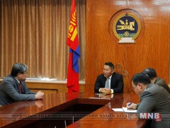 Ерөнхийлөгч Х.Баттулга Элчин сайд Д.Батжаргалд ИЖБ гардууллаа