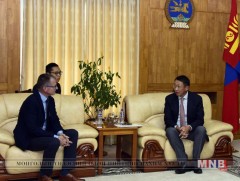УИХ-ын дэд дарга Л.Энх-Амгалан Унгар Улсын Үндэсний Ассамблейн гишүүн Хорват Ласлог хүлээн авч уул..