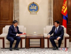 “Монгол Улсын 2019 оны төсвийн тухай” хуулийн төслийг өргөн барилаа