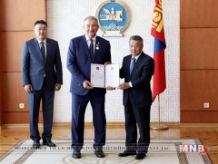 ОХУ-ын Төрийн Думын гишүүн Владислав Александрович Третьякийг “Найрамдал” медалиар шагналаа