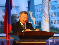 Сэлэнгэ аймгийн Сүхбаатар сумын 1-р сургуулийг Алтан гадас одонгоор шагналаа