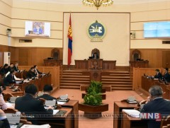 Хуулийн төслүүдийг эцсийн хэлэлцүүлэгт шилжүүллээ