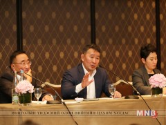 Ерөнхийлөгч Х.Баттулга Европын зарим хотод ажиллаж амьдарч байгаа монголчуудтай уулзлаа