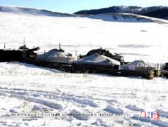 Улаангом, Хандгайт чиглэлийн замд цасны зузаан 5-8 см байна   