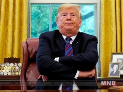 Дональд Трамп Засгийн газрын үйл ажиллагааг зогсооно гэж сүрдүүлжээ