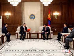 УУХҮ-ийн сайд Д.Сумъяабазар хуулийн төслүүд өргөн барилаа