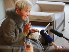 Цахим худалдааны мэргэжлээр 82 настай эмээ бакалаврын диплом авчээ