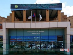 ГССҮТ “Өвдөгний үеийг хагас солих” мэс засал нэвтрүүллээ