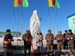 Монгол Улсын Баатар Ш.Гонгорын хөшөөг шинээр сэргээн босгов