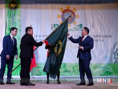 Монгол Улсын Хөдөө аж ахуйн их сургуулийг Хөдөлмөрийн гавьяаны улаан тугийн одонгоор шагналаа