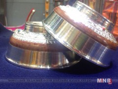 Үнэт эдлэлийн дэлгүүрүүд сорьцын тэмдэггүй мөнгөн аяга худалдаалж байна