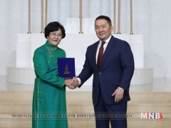 Ерөнхийлөгч Х.Баттулга эрдэмтдэд академич хэргэм хүртээв