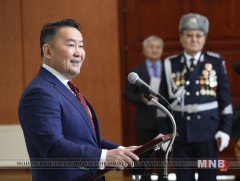 Ерөнхийлөгч Х.Баттулга Төрийн дээд цол, одон, медаль гардууллаа