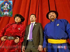 С.Болд-Эрдэнэ, Г.Эрдэнэбилэг, Ц.Цэрэнболд нар төрийн дээд одонгоор шагнууллаа