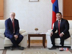 Элчин сайд Майкл Стэнли Клечески Итгэмжлэх жуух бичгээ өргөн барив