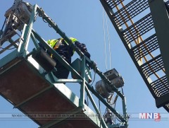 Барилгын гаднах дүүжин өргүүрийг буруу ашигласнаас болж осол гардаг 