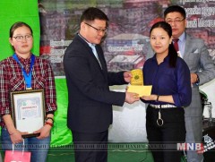 Олимпиадад түрүүлсэн 2 сурагчид БНСУ-ын их сургуульд суралцах эрхийн бичиг гардуулжээ 