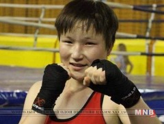 Боксын залуучуудын улсын аварга шалгаруулах тэмцээнээс алтан медаль хүртлээ