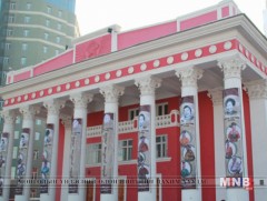 Драм, мюзикл, туульсийн төрлөөр жүжгийн зохиолын уралдаан зарлалаа