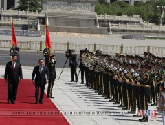 Монгол Улсын Ерөнхийлөгч Х.Баттулгыг БНХАУ-ын дарга Ши Жиньпин Ардын Их хурлын талбайд угтав