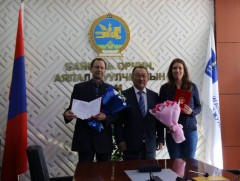 Дэлхийн байгаль хамгаалах сангийн ажилтнуудыг яамны жуух бичгээр шагнав