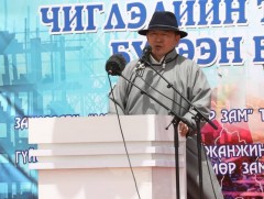 Тавантолгой-Зүүнбаян чиглэлийн төмөр замын бүтээн байгуулалт эхэллээ