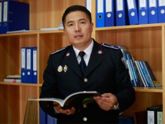 Авто замын хөдөлгөөнд оролцохдоо хүүхдийг зориулалтын суудалд суулгахыг анхаарууллаа