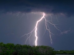 Дуу цахилгаантай түр зуурын бороо орно