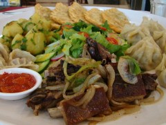 Жуулчдад чанартай хоол хүнсээр үйлчилж чадахгүй байна