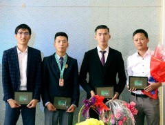 ЭЕШ-д 800 оноо авсан сурагчдыг сая төгрөгөөр шагнав