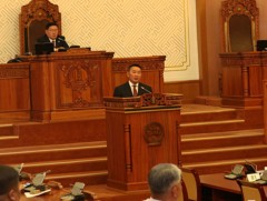 Ерөнхийлөгч Х.Баттулга Үндсэн хуульд оруулах нэмэлт, өөрчлөлтийн төслийг УИХ-ын чуулганы хуралдаан..