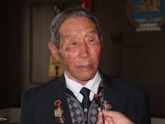 Хөдөлмөрийн баатар Б.Рагчаад хүндэтгэл үзүүллээ