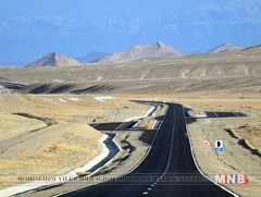 Сөрөг урсгалтай, дөрвөн эгнээ замтай болно