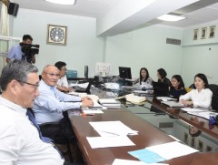 Ерөнхийлөгчийн өргөн мэдүүлсэн төслийг УИХ-аар хэлэлцэж буй төсөлтэй харьцуулан судалж, холбогдох ..