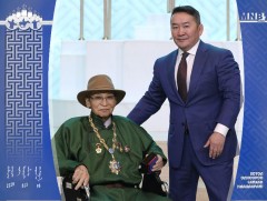 Ерөнхийлөгч Х.Баттулга зарлиг гаргаж Төрийн дээд цол, одон, медаль гардууллаа