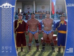 Чөлөөт бөхийнхөн аймгуудын наадамд хэрхэн барилдав 