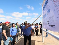 Ерөнхийлөгч Х.Баттулга Тавантолгой-Зүүнбаян чиглэлийн төмөр замын бүтээн байгуулалтын ажлын явцтай..