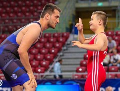 Дауны синдромтой хүү ДАШТ-ийн дэвжээнд ялалт байгууллаа