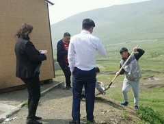 Зуслангийн бүсийн хөрсөнд ариутгал хийж байна