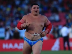 Шүүх Э.Оюунболдын нэхэмжлэлийг буцаажээ