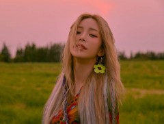 К-поп од Heize шинэ клипнийхээ зураг авалтыг Монголд хийжээ