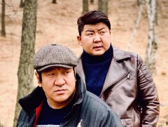 “Таарсан хоёр”-ын тухай кино хийжээ