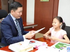 Дөрөвдүгээр ангийн сурагч Ч.Сүндэрмаад номыг нь Араб хэлээр хэвлэх хүсэлт иржээ