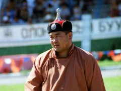 Хүчит гарьд Ц.Цэрэнпунцагийн “Огторгуйн цагаан гарьд” сан сумын гэрэлтүүлгийг шинэчилжээ