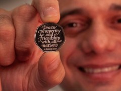 Британи Брексит-ийг бэлгэдсэн тусгай зоос гаргалаа  