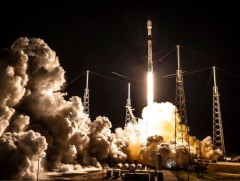 “SpaceX” компани 60 ширхэг бичил хиймэл дагуулыг хөөргөлөө