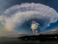 Филиппин улсын Манила хотын ойролцоох галт уул дахин дэлбэрч магадгүй