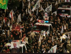 Ираны Ахваз хотын Касим Солейманийг оршуулах ёслолд 1 сая гаруй хүн оролцжээ